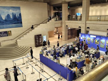 阪神・淡路大震災30年 　　大ゴッホ展　夜のカフェテラスに投稿された画像（2025/11/26）