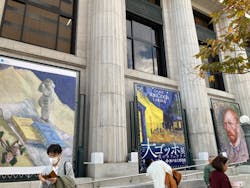 阪神・淡路大震災30年 　　大ゴッホ展　夜のカフェテラスに投稿された画像（2025/12/3）