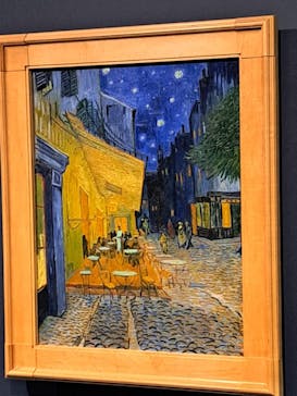 阪神・淡路大震災30年 　　大ゴッホ展　夜のカフェテラスに投稿された画像（2025/12/11）