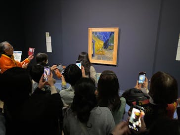 阪神・淡路大震災30年 　　大ゴッホ展　夜のカフェテラスに投稿された画像（2025/12/16）