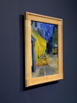 阪神・淡路大震災30年 　　大ゴッホ展　夜のカフェテラスに投稿された画像（2025/12/23）