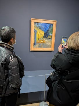 阪神・淡路大震災30年 　　大ゴッホ展　夜のカフェテラスに投稿された画像（2025/12/29）