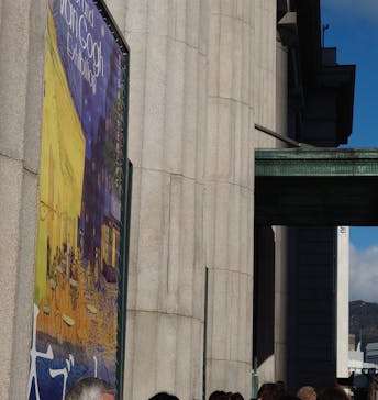 阪神・淡路大震災30年 　　大ゴッホ展　夜のカフェテラスに投稿された画像（2026/1/23）