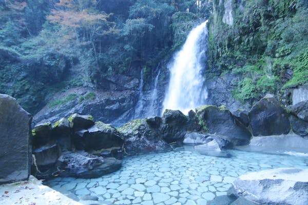 送料無料　水石愛好家蔵品放出　滝ある安部川石★大珍品★天然石・遠山石　唐木台座 送料無料 水石愛好家蔵品放出 滝ある安部川石☆大珍品☆天然石