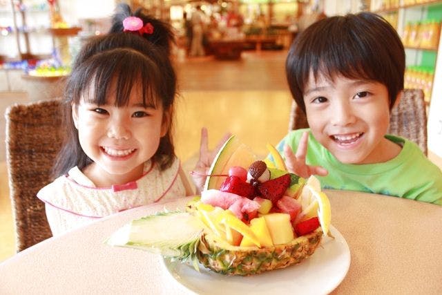  【WEB割10％OFF】人気No.1「フルーツボード」付入園チケット〈OKINAWAフルーツらんど〉 