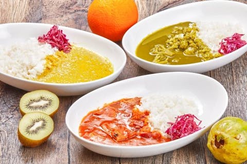 【フルーツ×謎解き体験】選べる3種のトロピカルカレー付き入園チケット〈OKINAWAフルーツらんど〉