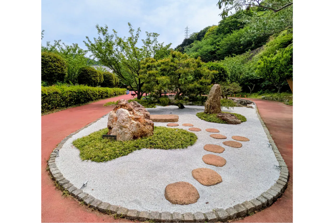 平日限定・開運セット】入場（開運黄金ノ庭＆黄金鳥居＆金抗めぐり＆山