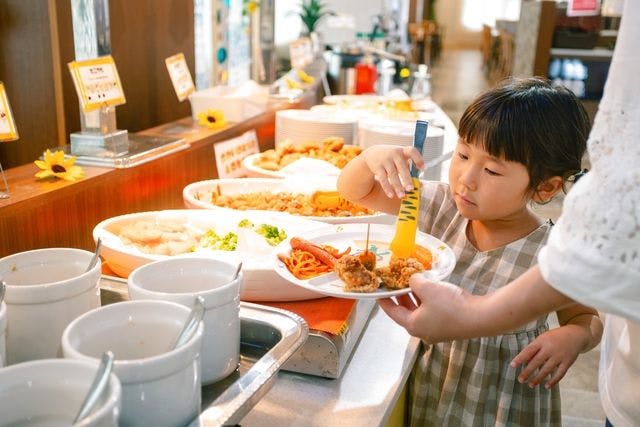 【17：00～60分制でお得】おもちゃ王国プール＋約50種類のホテルバイキング＋温泉大浴場付プラン