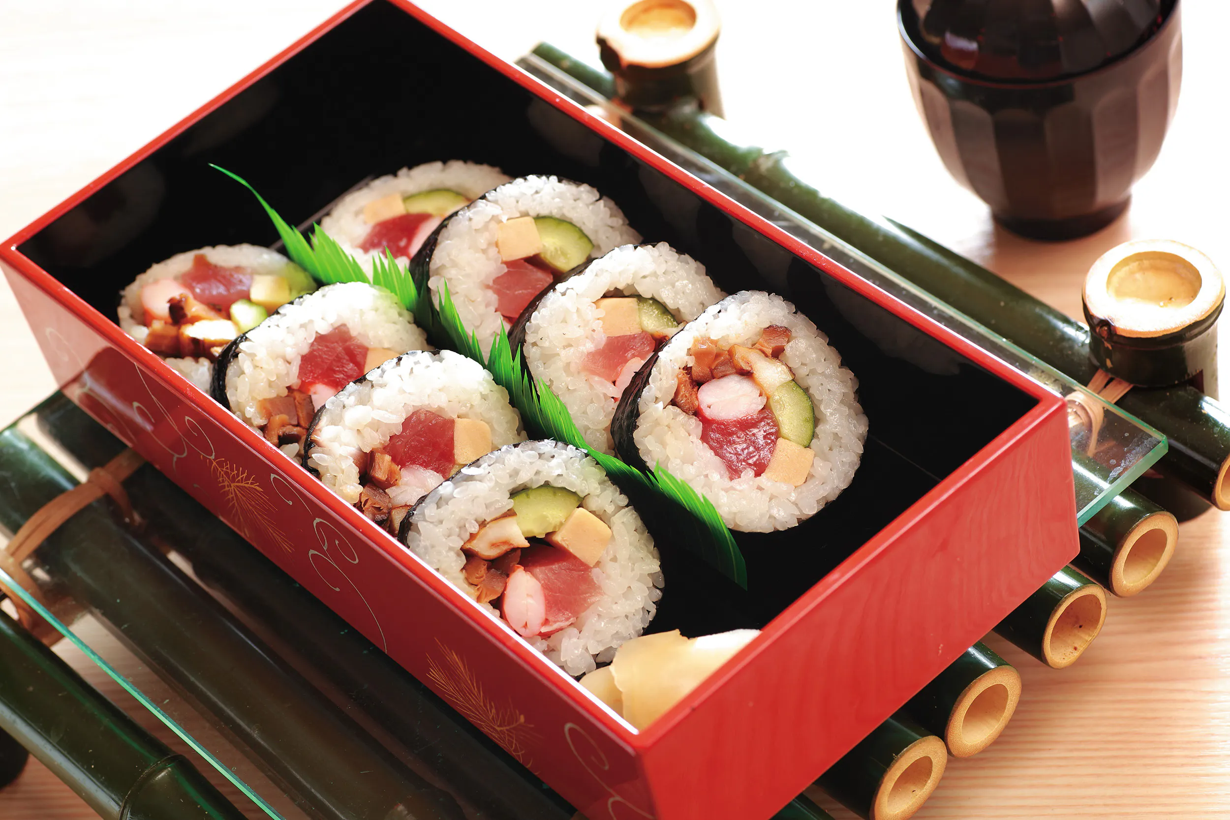 2 1 2 7土日祝限定 食事無料 入館料 海鮮太巻き 前売りクーポン アソビュー