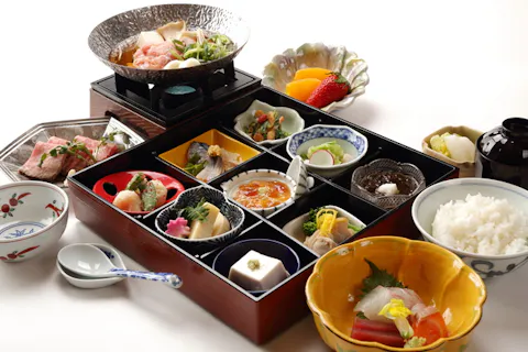 【平日・2,090円割引】入館料+みなと御膳+保湿マスク 前売クーポン <123442>