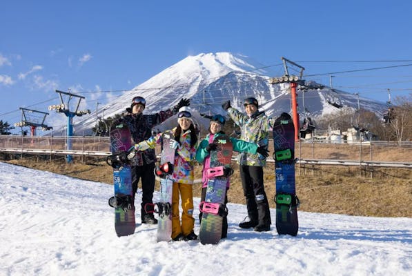 【クーポン適用で最大26%割引】富士山2合目のスキー場 スノー