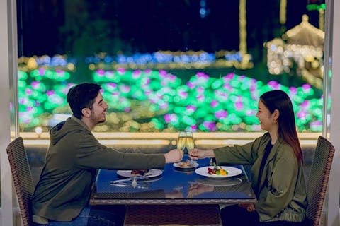 【お得な早割】＜12/24-25クリスマスビュッフェ＞☆東南植物楽園入園＋イルミネーション付き！