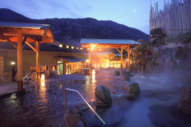 【最大1,600円割引／入浴のみファミリーチケット】日帰り温泉 湯の里おかだ（購入日よりご利用可）