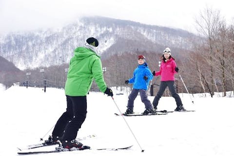 【平日（年末年始除く）秋田冬アソビ割】たざわ湖スキー場リフト1日券＆レンタル利用券(5,000円分)