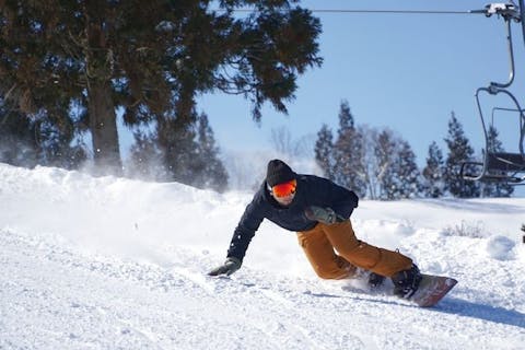【1,100円割引】パック券（大人リフト1日券＋食事券1,500円+温泉入浴券付き）