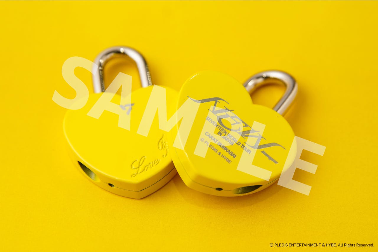 【激レア】ご当地大阪空中庭園展望台キティ　新品未使用 □展望台入場券＋ノベルティ＋限定デザインハートロック（※全13色中1色