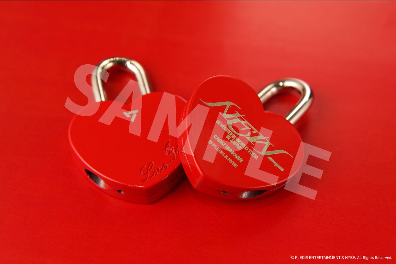 【激レア】ご当地大阪空中庭園展望台キティ　新品未使用 □展望台入場券＋ノベルティ＋限定デザインハートロック（※全13色中1色