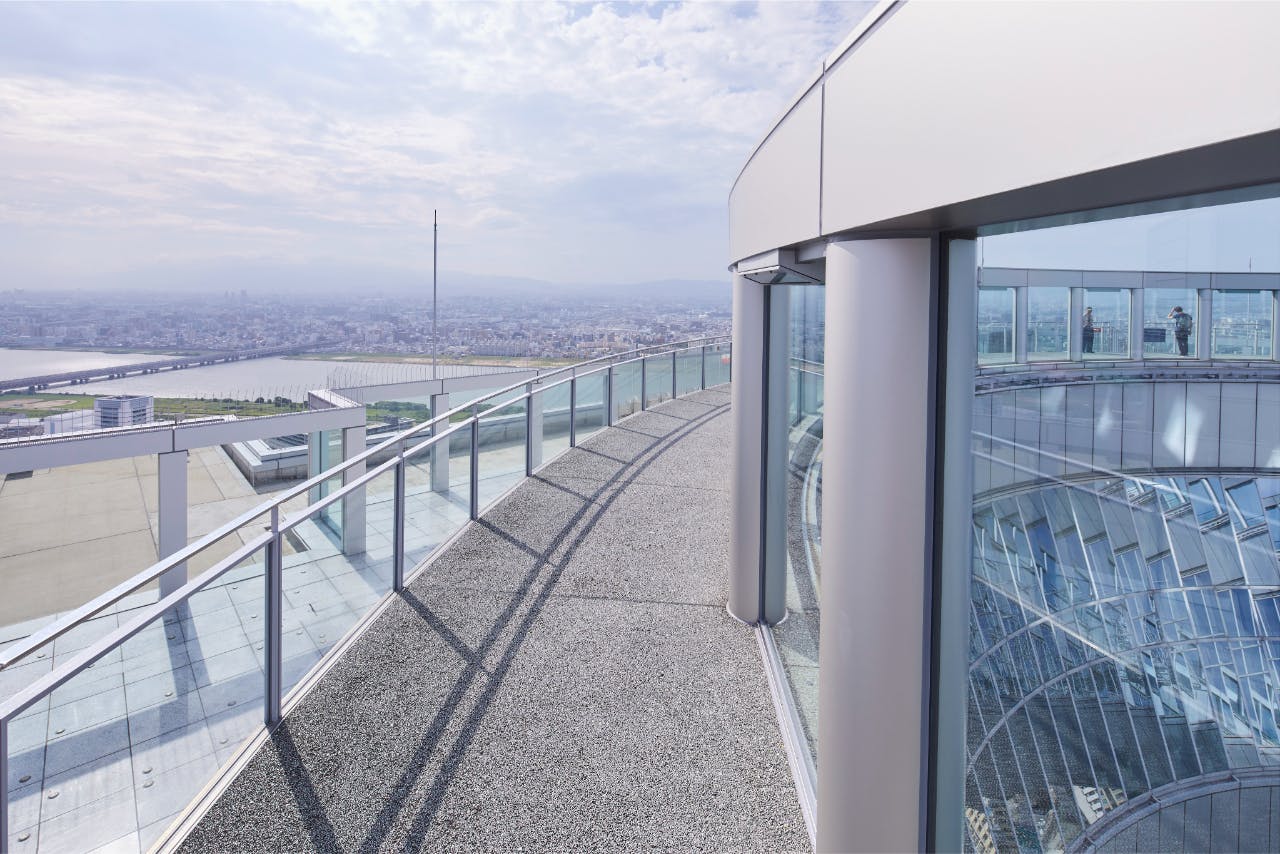 □展望台入場券＋ノベルティ＋限定デザインハートロック（※全7色中1色