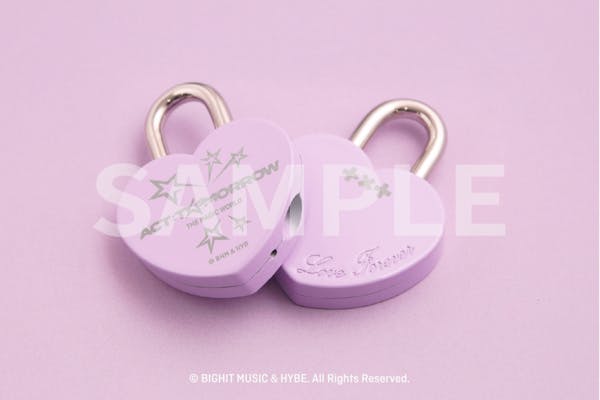 □展望台入場券＋ノベルティ＋限定デザインハートロック（※全4色中1色