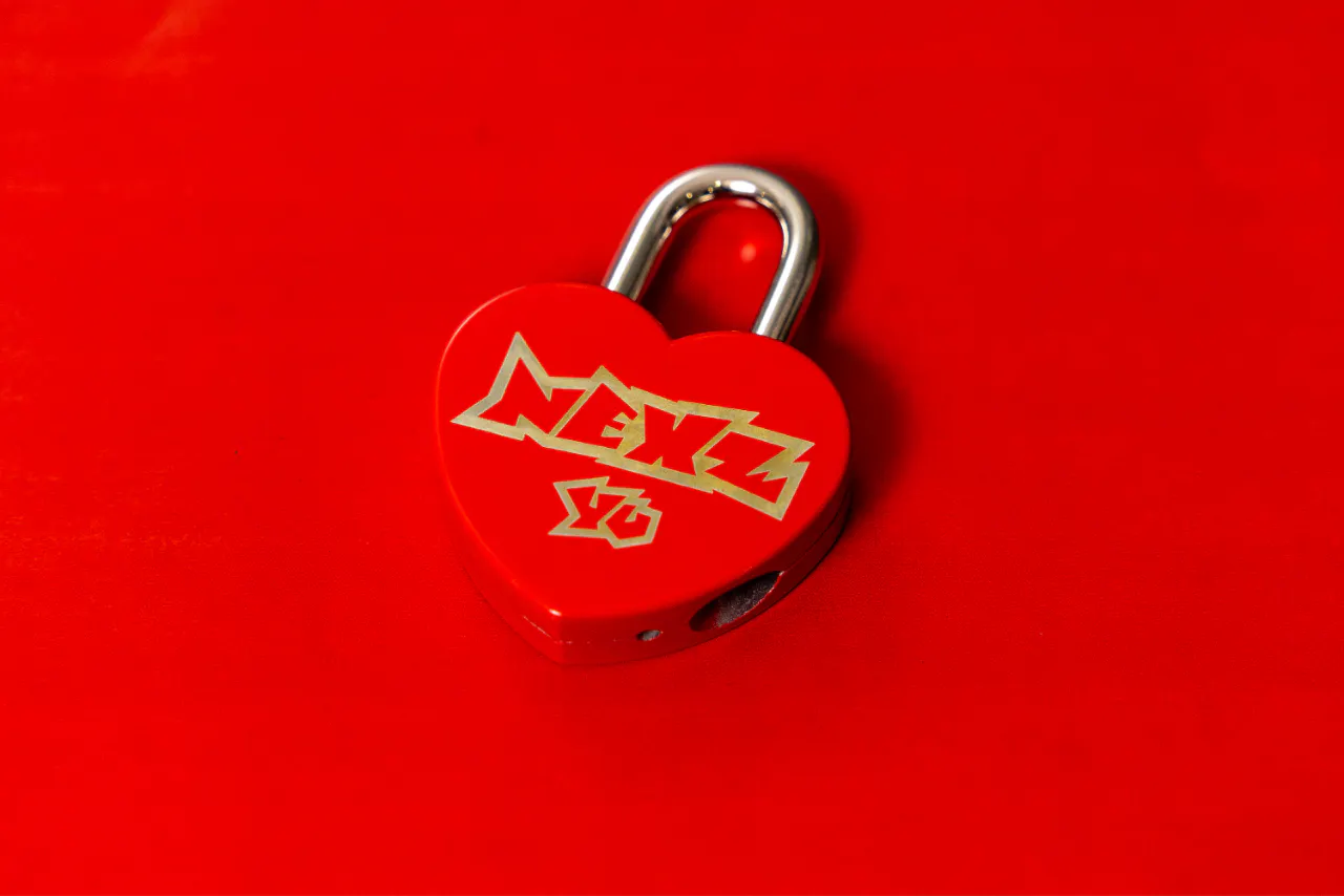NEXZ SPECIAL EXHIBITION開催記念】 ハートロック＋ノベルティつき