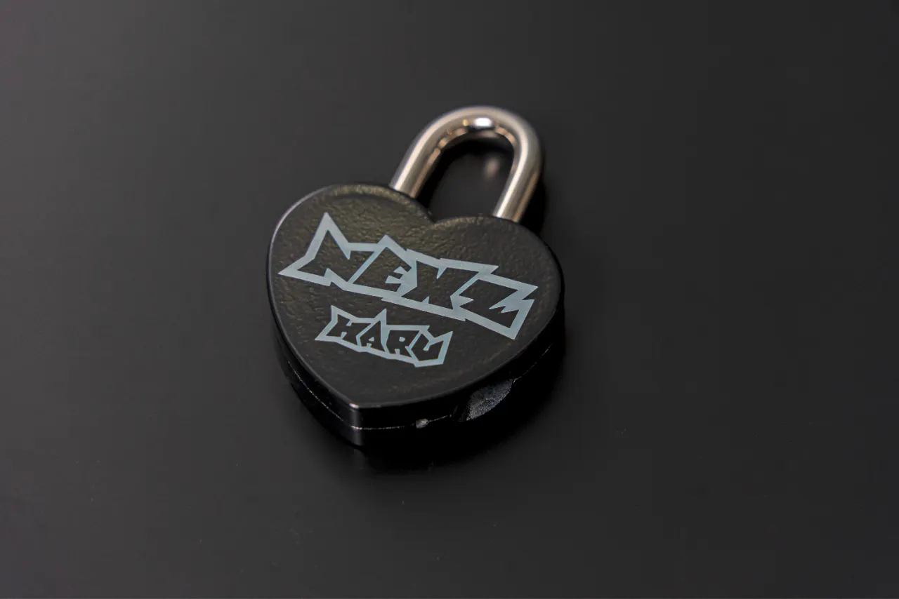 NEXZ SPECIAL EXHIBITION開催記念】 ハートロック＋ノベルティつき