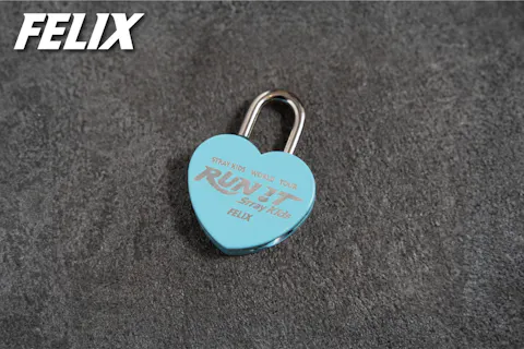 Stray Kids×空中庭園展望台】 Felix ver. 限定デザインハートロック＋
