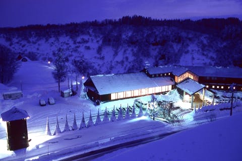 超特割!【最大24％割引】日本三大薬湯と自慢のお食事を堪能　ナステビュウ湯の山 （入館＋お食事）