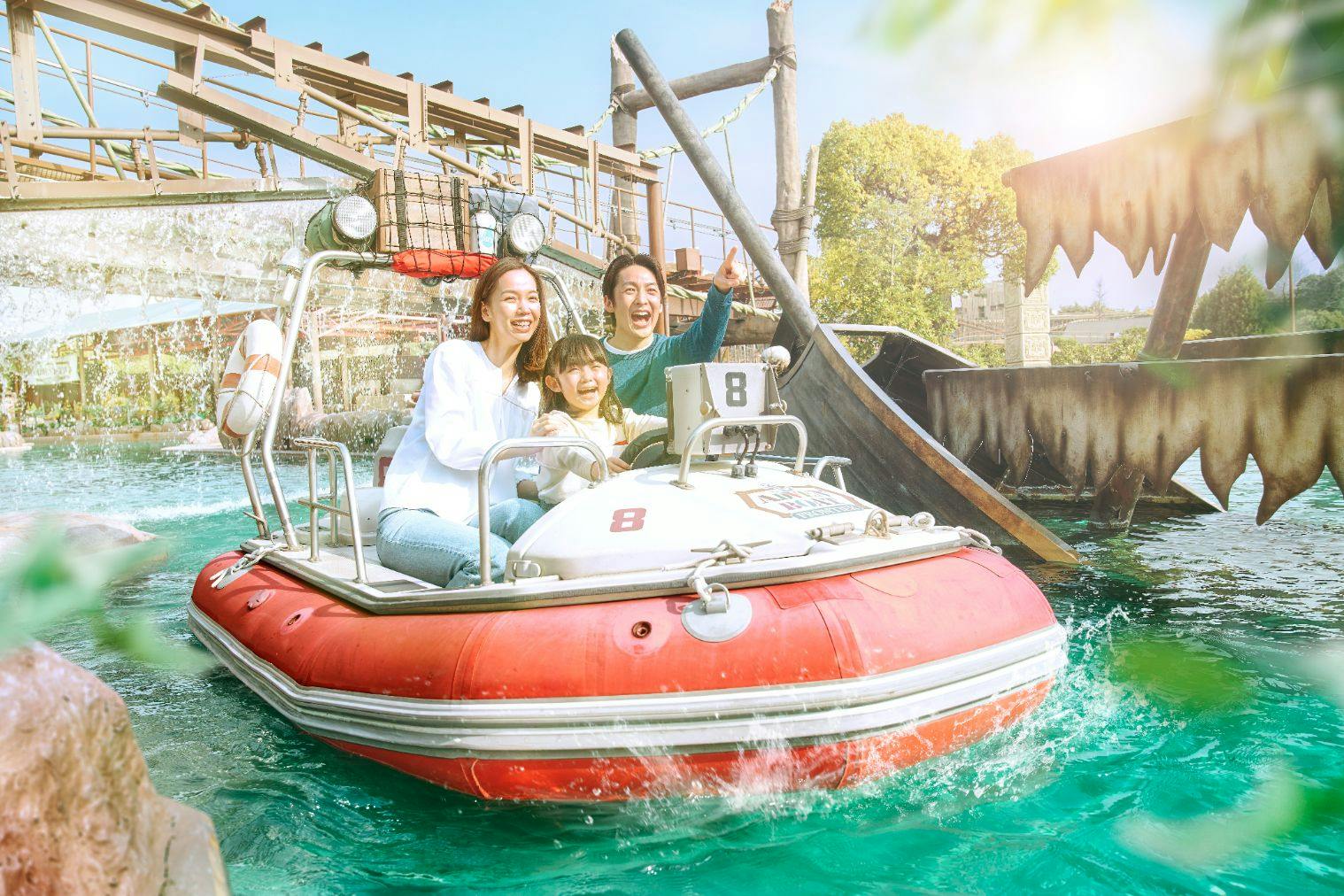 4月20.21日　鈴鹿サーキット入場２日分・遊園地パスポート１日分・鈴鹿2＆4レース観戦２日分 ３枚セット 鈴鹿サーキット | 鈴鹿サーキットパーク