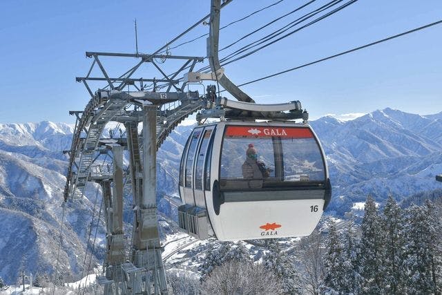 ガーラ湯沢スキー場2024シーズンゴンドラ・リフト券平日１日券ペアよろしくお願いします