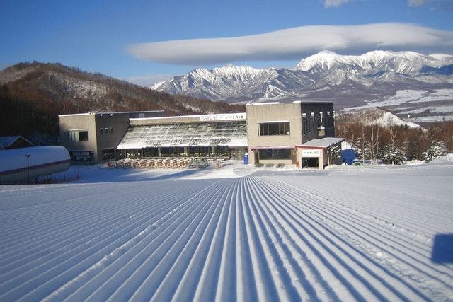 シャトレーゼスキーバレー野辺山・小海 全日リフト1日券引換券　2枚セット シャトレーゼスキーバレー 小海、野辺山 共通リフト1日券引換券