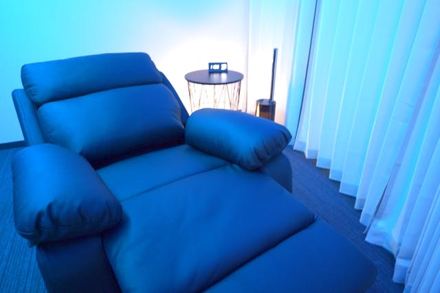 ヘッドスパ SmartBase パイプベッドフレーム 35.5cm ブラック | 【公式】ZINUS