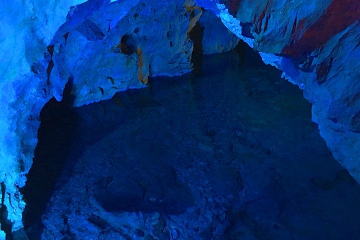 稲積水中鍾乳洞