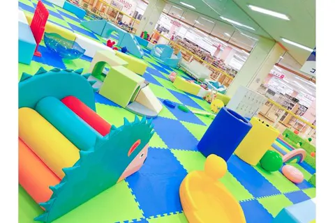 【休日・100円OFF】こども3時間遊び放題 キッズランドUS 埼玉熊谷店