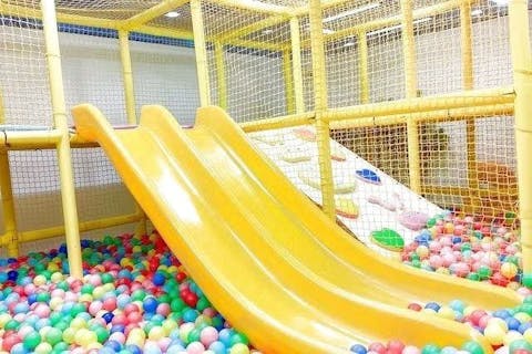 平日小学生1日遊び放題100円OFF! キッズユーエスランド 埼玉川越店