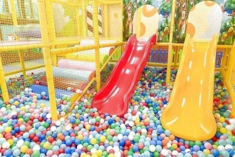 平日小学生1日遊び放題100円OFF! キッズユーエスランド 大阪泉佐野店