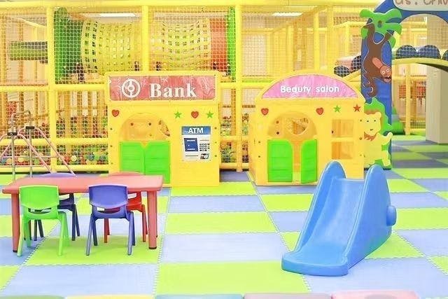 平日小学生1日遊び放題100円OFF! キッズユーエスランド 愛知大口店