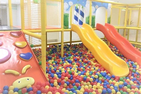 休日こども1日遊び放題100円OFF! キッズユーエスランド 愛知大口店