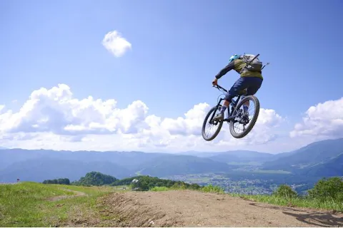 【購入日の翌日から使用可・10%OFF】白馬岩岳マウンテンリゾート MTB PARK 1日券