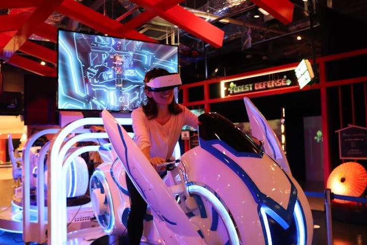 V-World AREA（ブイ ワールド エリア）