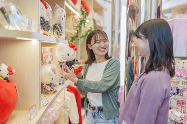 大満喫ランチタイムショー】ドリンク付き！ハローキティのショー＆他2