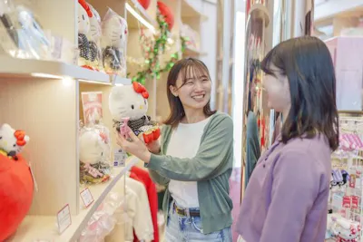 カフェタイムショー】ドリンク付き！ハローキティのショー＆世界最大の