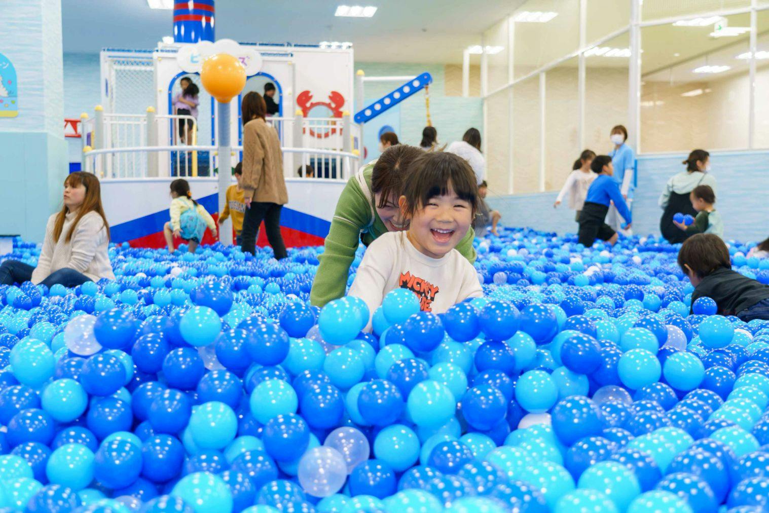 【平日限定/初回利用限定】ピュアキッズ市川 大型室内公園 1日遊び放題フリーチケット