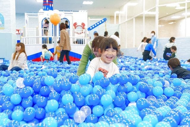 【休日限定/既存】ピュアキッズ有松 大型室内公園 1日遊び放題フリーチケット