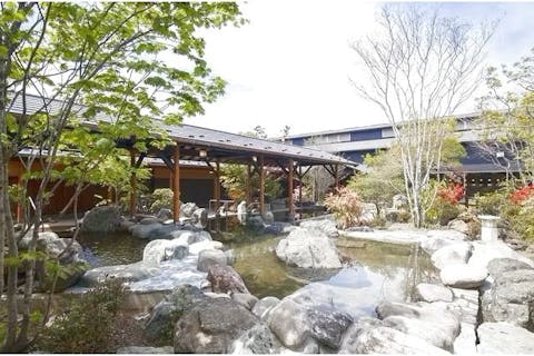 【土日祝特定日・最大11％割引】熊谷天然温泉　花湯スパリゾート　入浴チケット（入浴＋タオルセット）