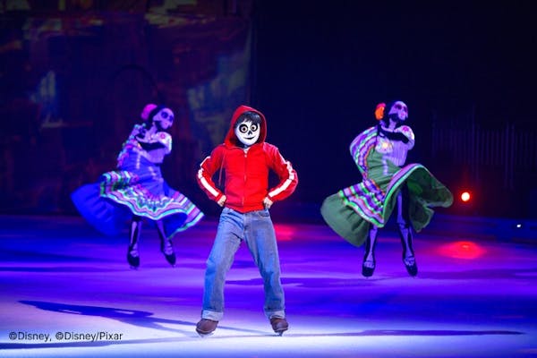 一般S席】ディズニー・オン・アイスJAPAN TOUR 35th ANNIVERSARY 福岡 ...