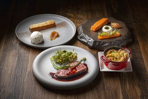 【ヒルトン東京／メトロポリタングリル】乾杯グラスシャンパン付き全4品ディナーコース