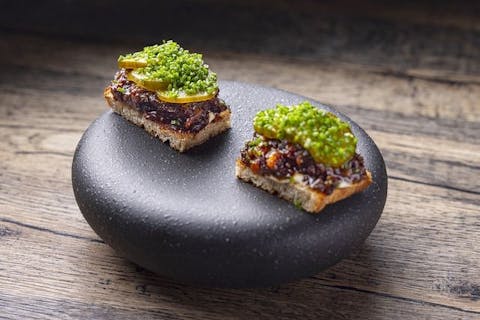 【メトロポリタングリル】乾杯グラスシャンパン付き！全9品ディナーコース「SIGNATURE」