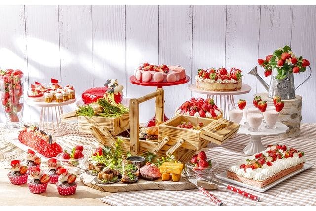 ミートアフタヌーンティーwith ストロベリースイーツビュッフェ（12月29日～2026年5月7日）