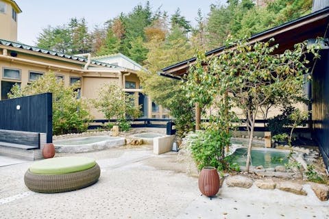 【平日限定】ASOBIYUKU 京都るり渓温泉＜温泉＋岩盤浴＋水着温泉・プール＞1DAY PASS