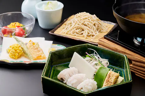 【45％割引／ホテルニューオータニ大阪】夏の絶品ランチ＆絶景スイーツ